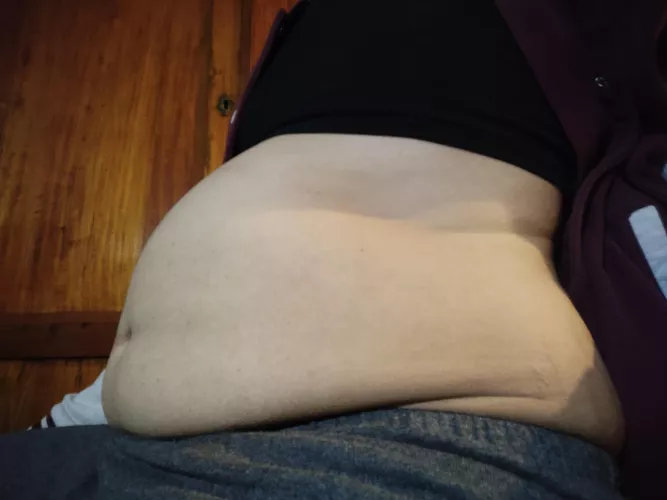 It's already spilling over the waistband~