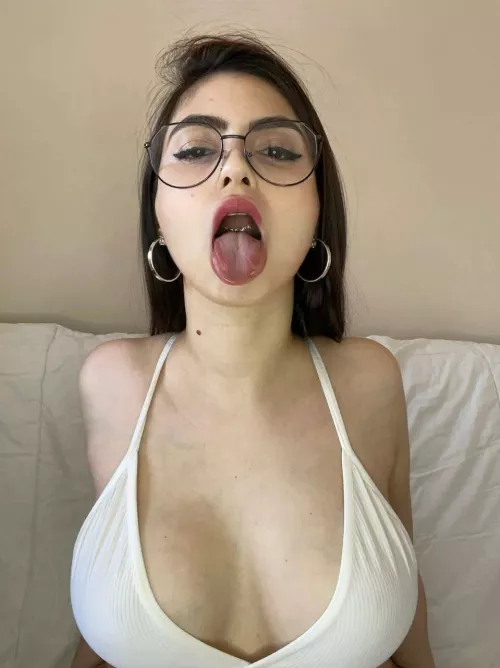 Make dirty my glasses with your protein