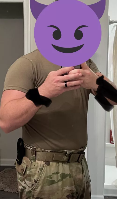 #PC/PCB FL-Who’s wifey wants to play with a man in uniform??