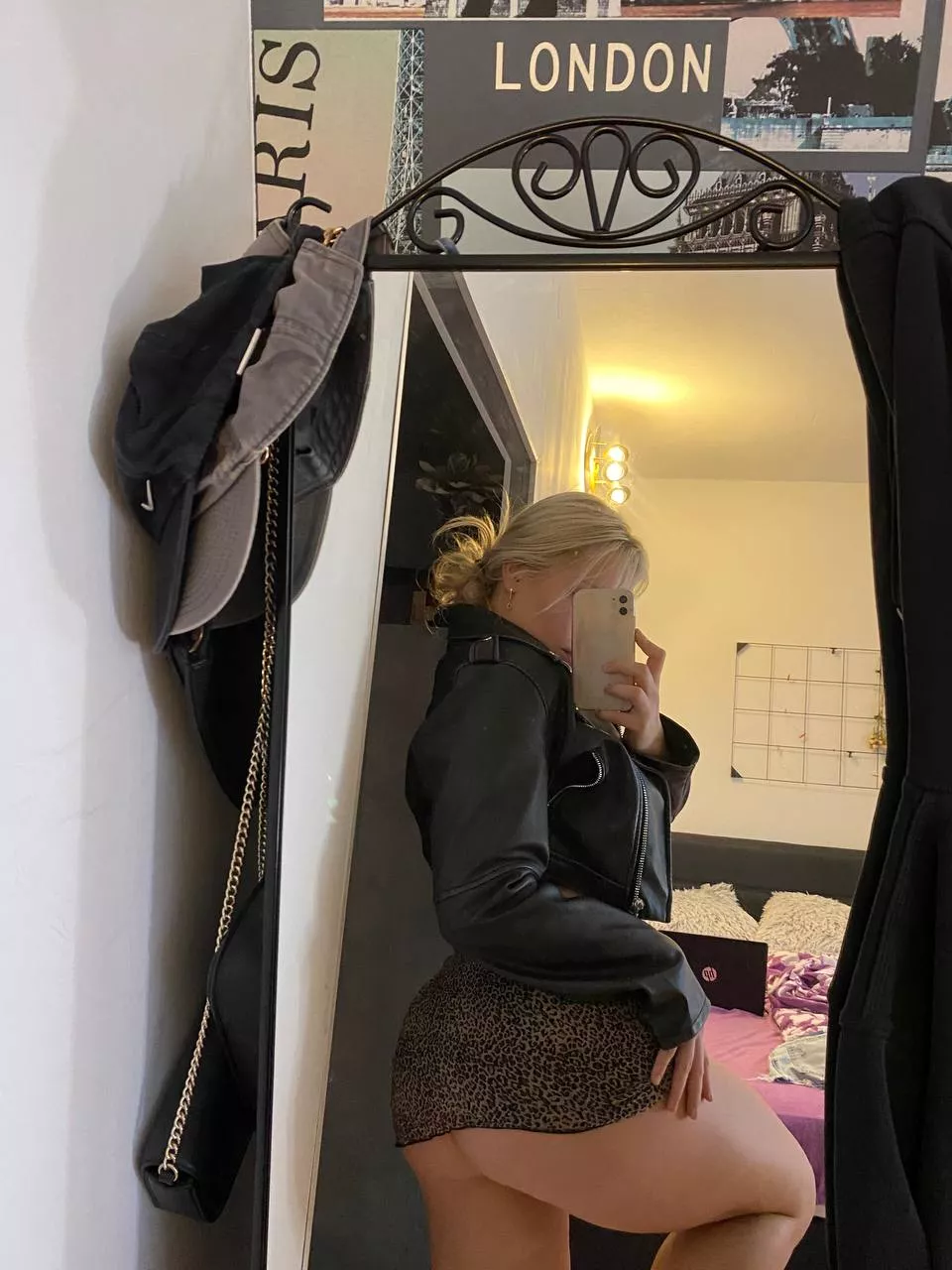 React if blondes are your favorite