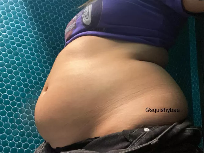 Serving you pizza belly 🍕