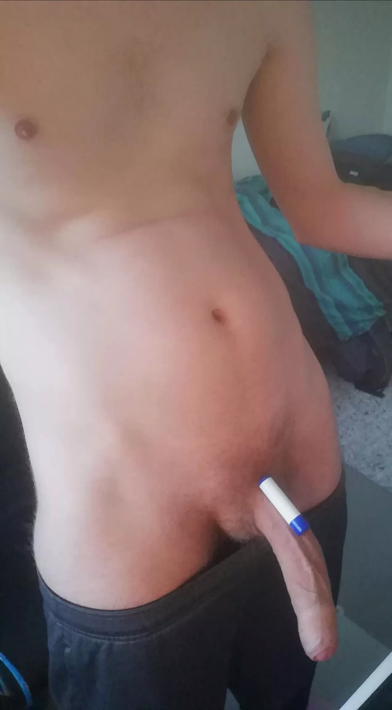 Tadaa! Hands-free lip balm comparison