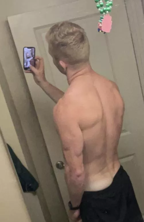 Who likes ginger booty tan lines? 👅