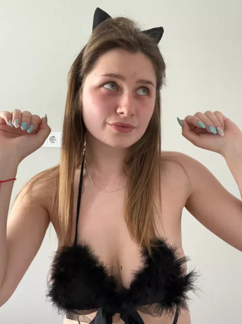 Your kitty with huge boobs is waiting on a free page