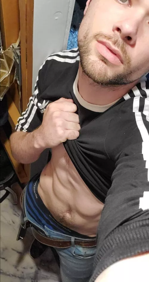 23 fit and horny, add me! reggiekone