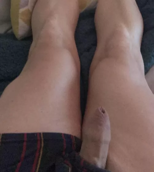 28 m Ireland. Do u like my softie? Rugby lad here. Always precum a lot. Love sharing my hood with circumcised guys. Would you share this hood? Comments or DM’s welcome.