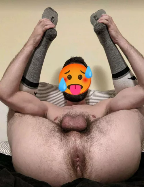 29 Otter Bottom looking to verbal guys to show off for! Hmu with ASL if you are interested (same user)