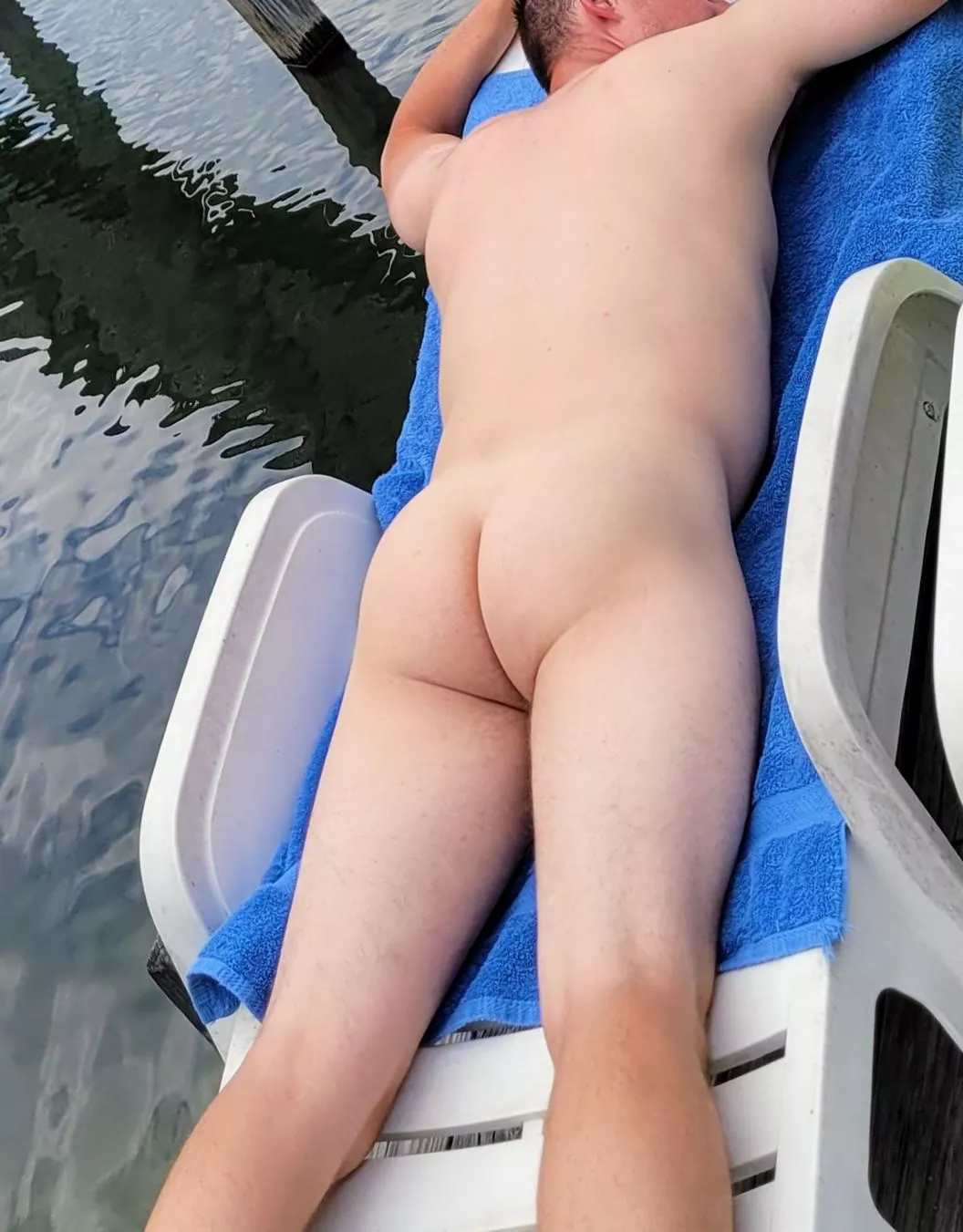 Any day the sun touches your buns is a good day! 🍑⛱️👌