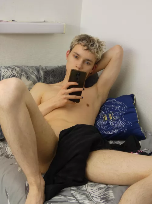 Can i take some pics while u suck me off? 🥺