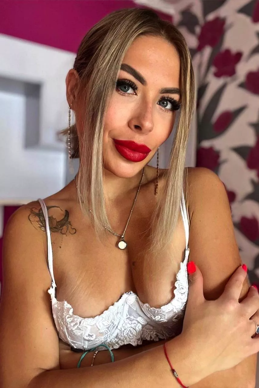 do you like looking at my tits in this white bra ? :)