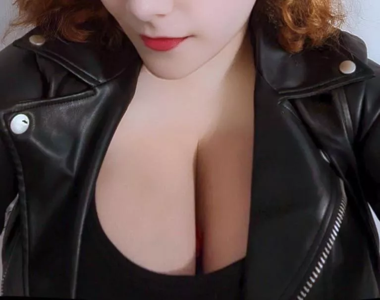 Good morning my loves. I can’t think of anything witty, so just enjoy my cleavage in a leather jacket. 😊