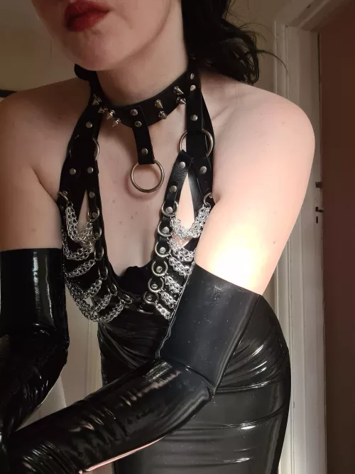 High gloves and dress