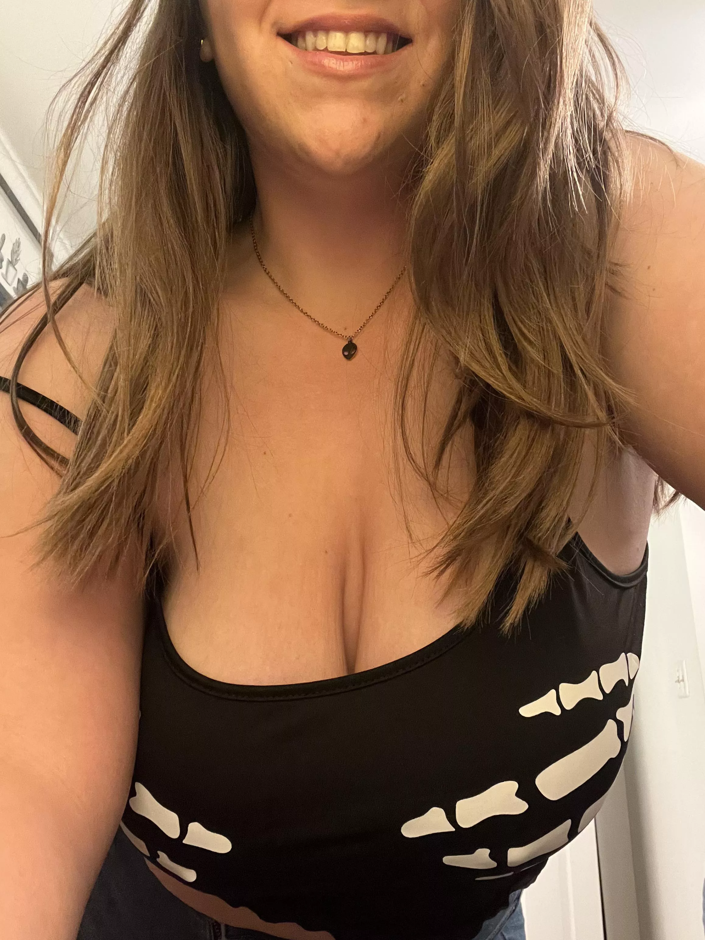 Hold them (f)or me 😈