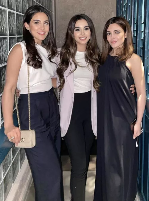 Hot monochrome girls. (Sisters)