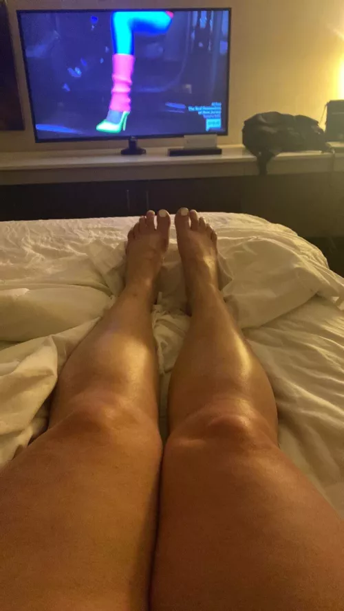 I love my wife’s sexy legs 😋