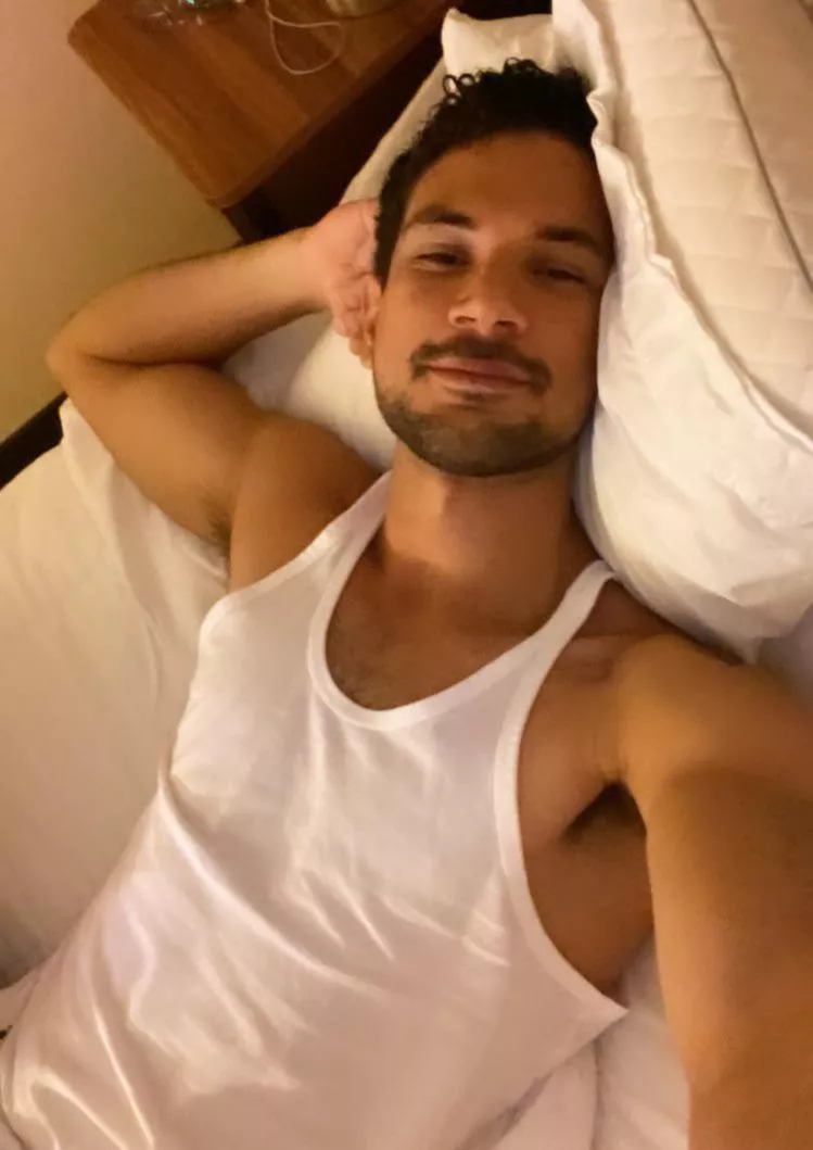 I need help getting out of bed hahaha who here is a morning person? I need help getting out of bed hahaha who here is a morning person?