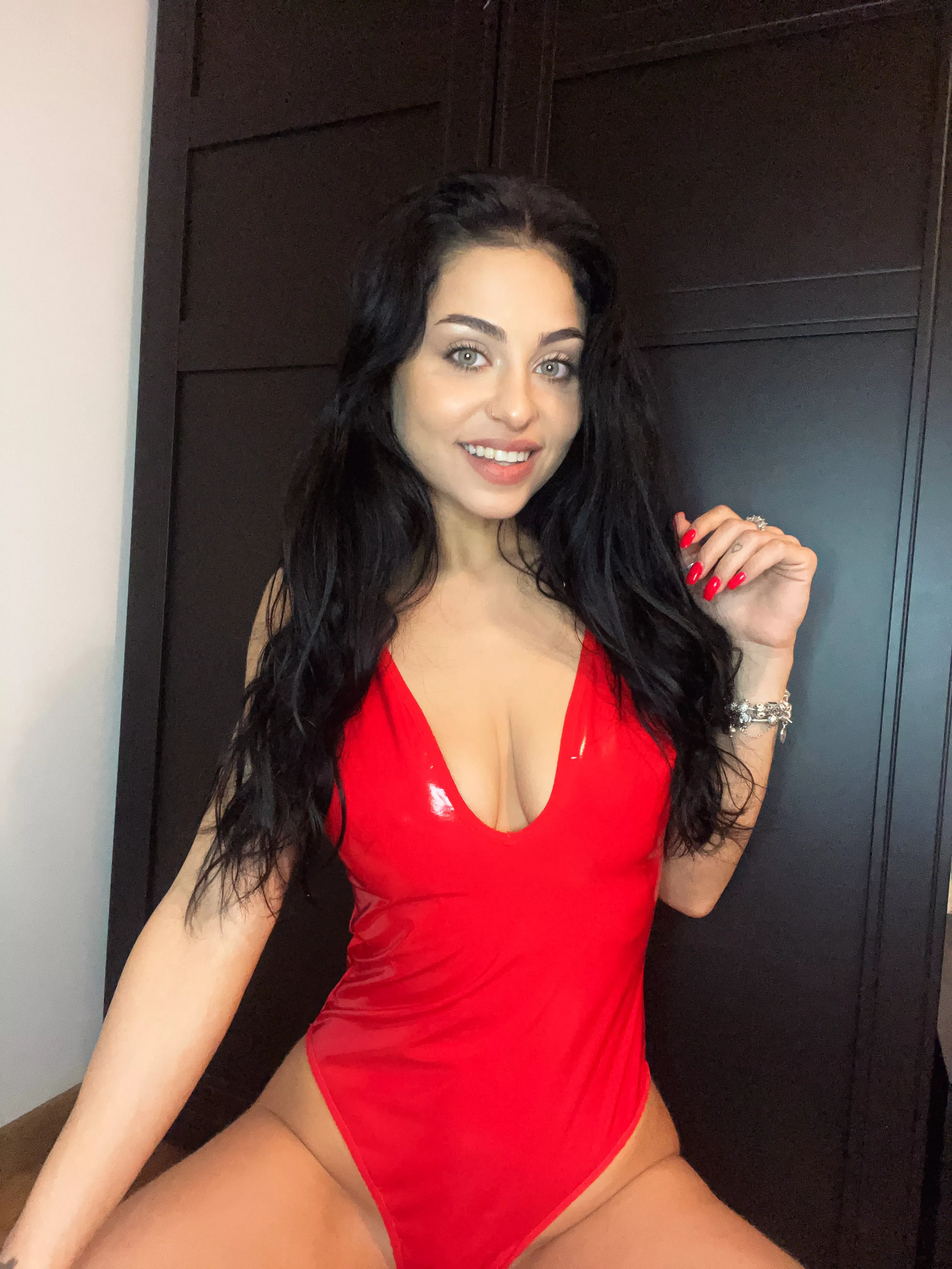 I'm a naughty girl and i need to be punish daddy