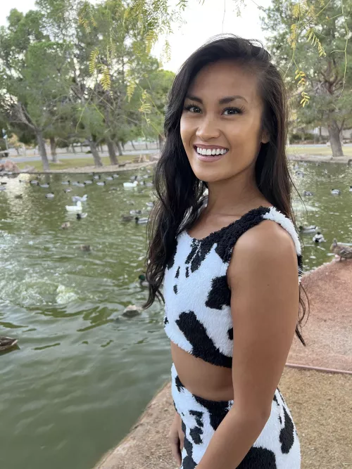 I’m just a horny 23 years old looking for older men’s attention 😇