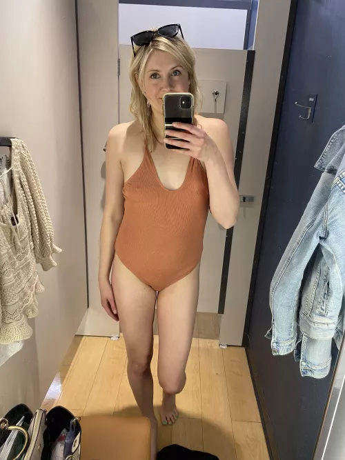 It has a clasp underneath so I had to get it