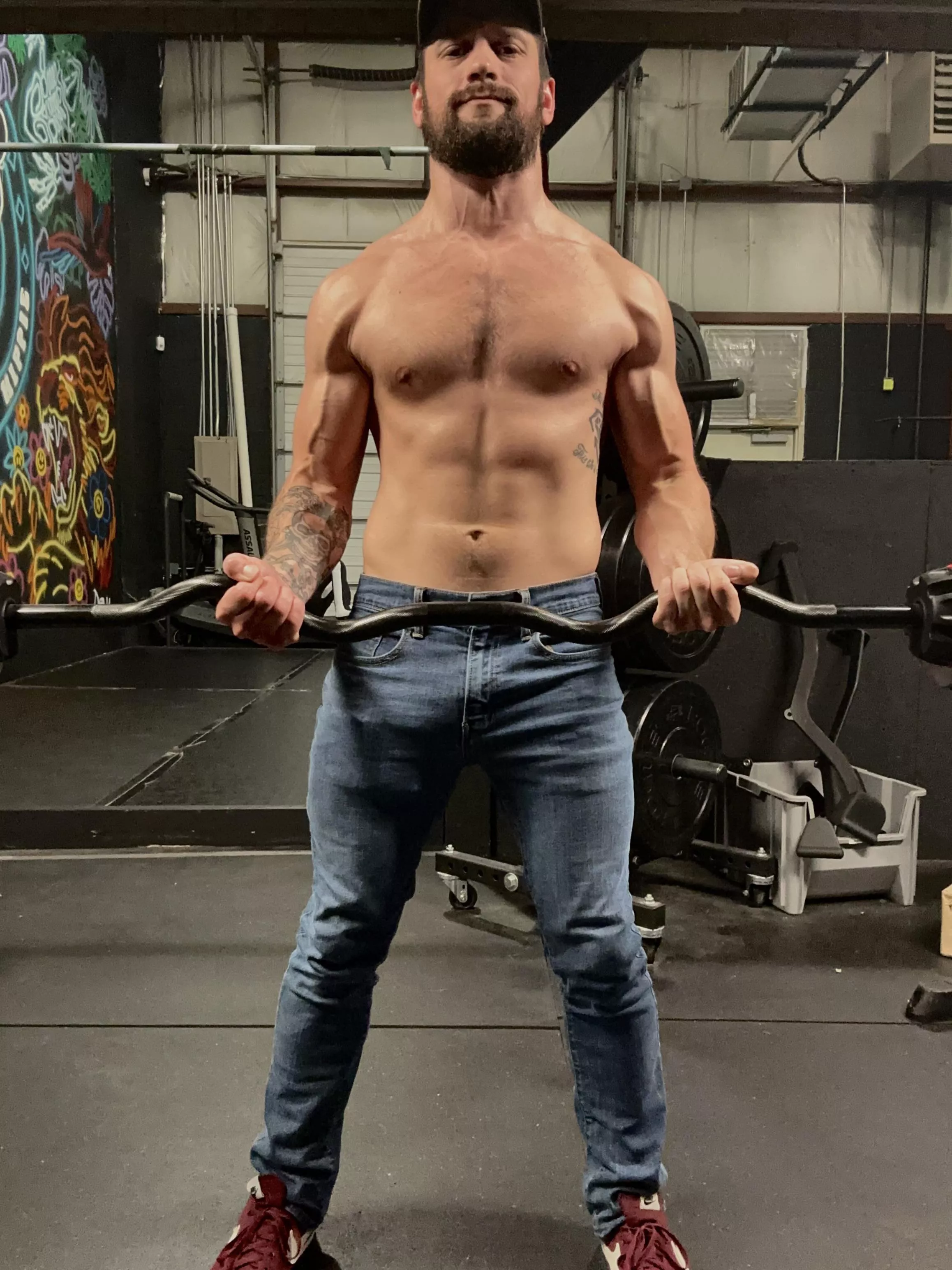 Jeans in the gym let’s go!