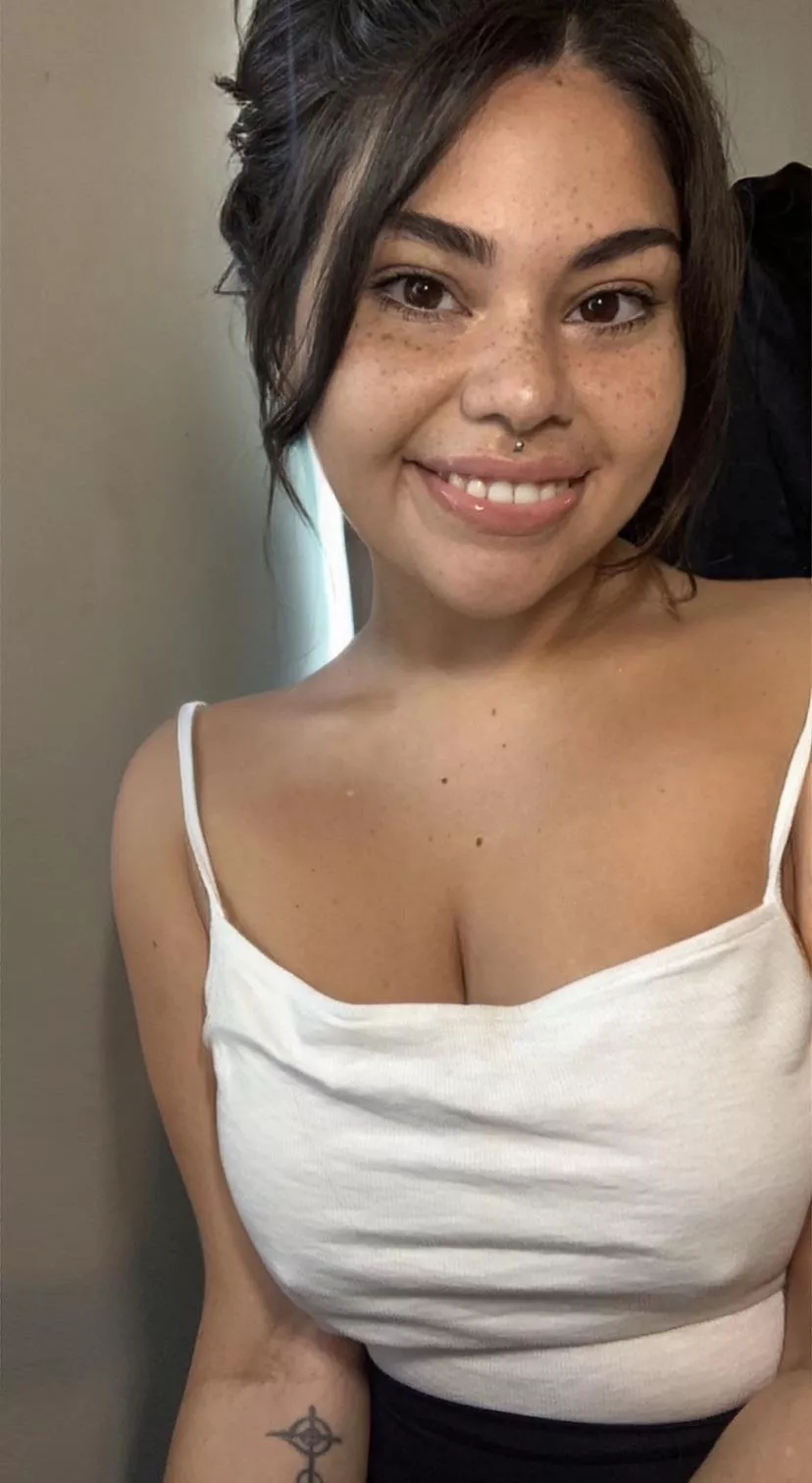 Just a little peek 🫣