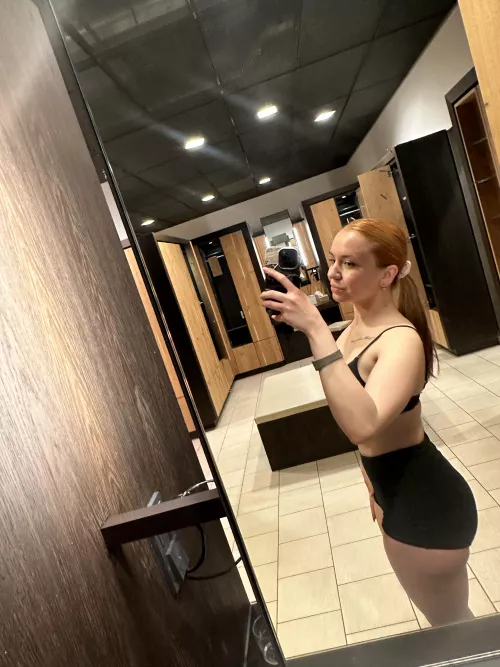 Just wanna be someone’s fuck doll rn