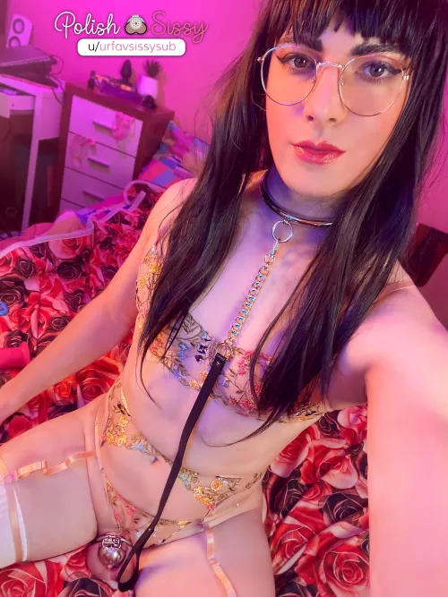 Locked clitty makes me so horny... 🥺👉🏻👈🏻