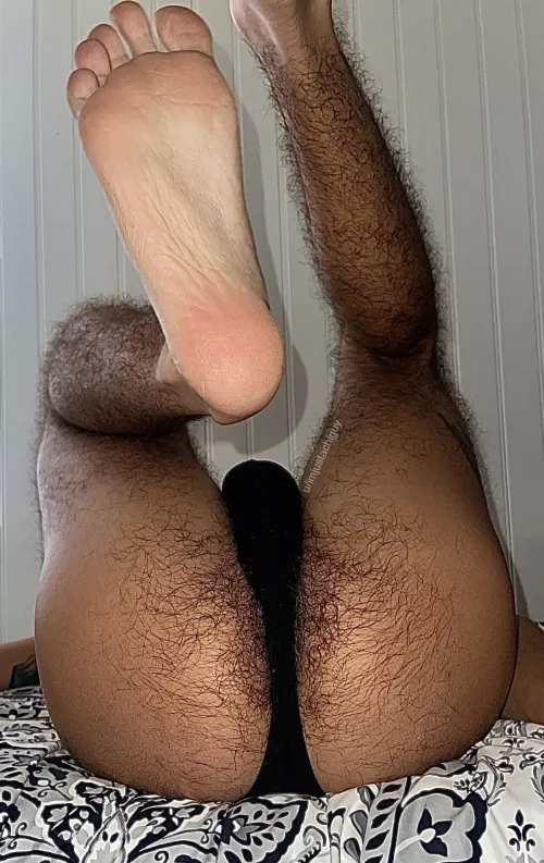 Move it to the side and start licking 😈