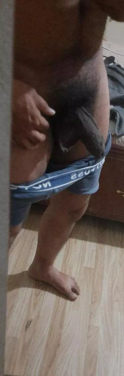 Not many brown thicc ones here