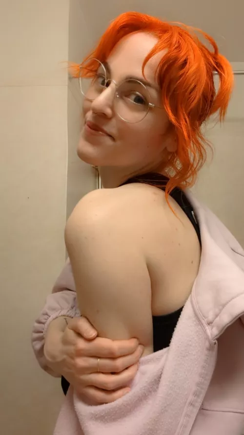 Off to bed, come join me 😘🍊