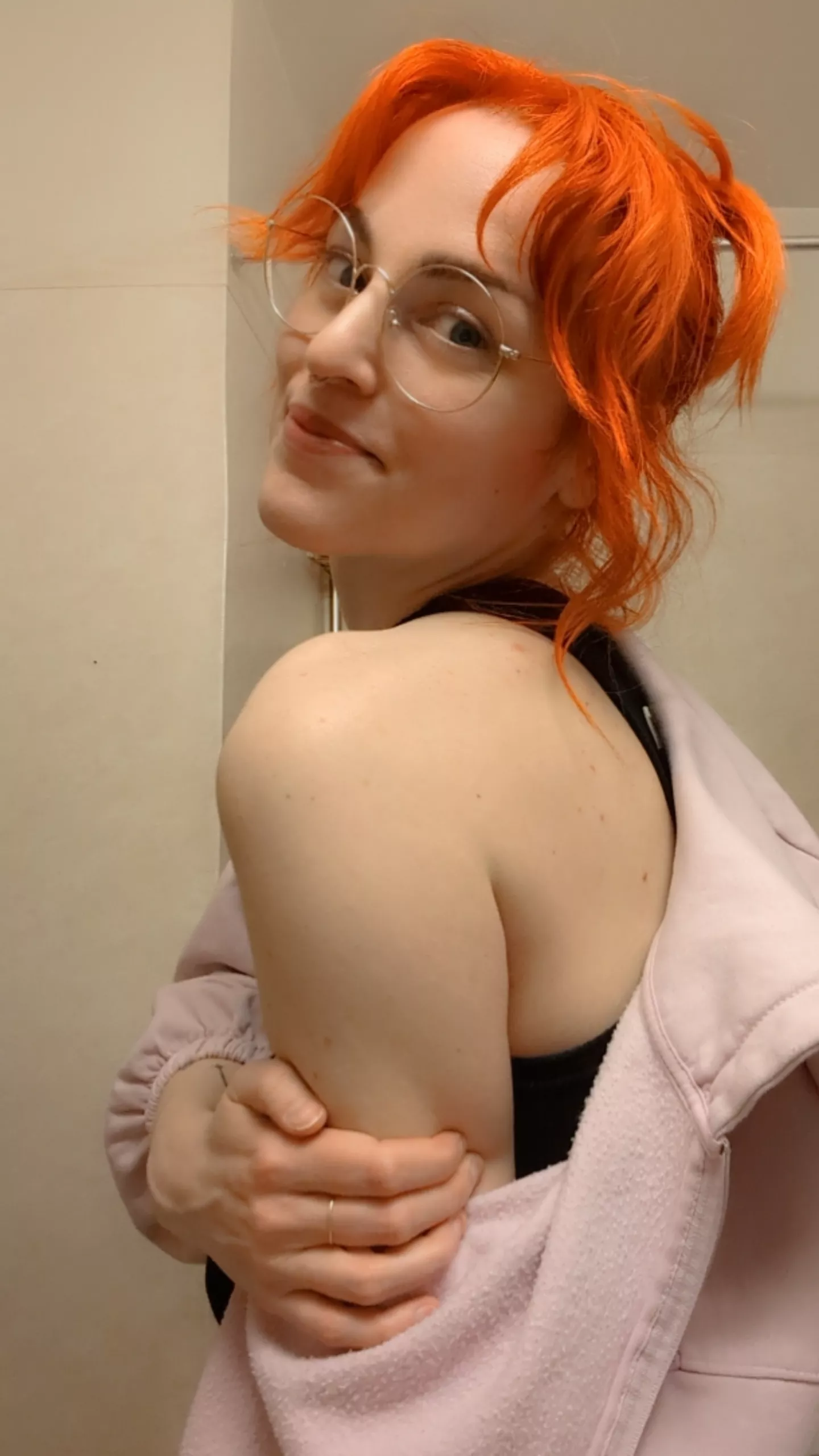 Off to bed, come join me 😘🍊