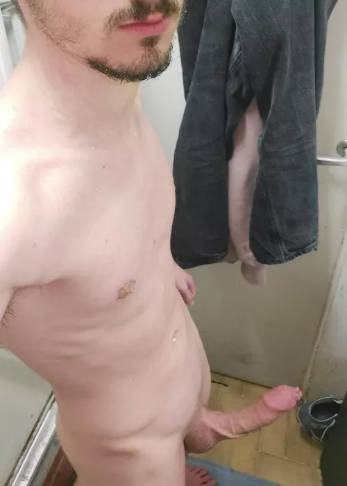 On a scale of 1 to 10 how hot am i ?