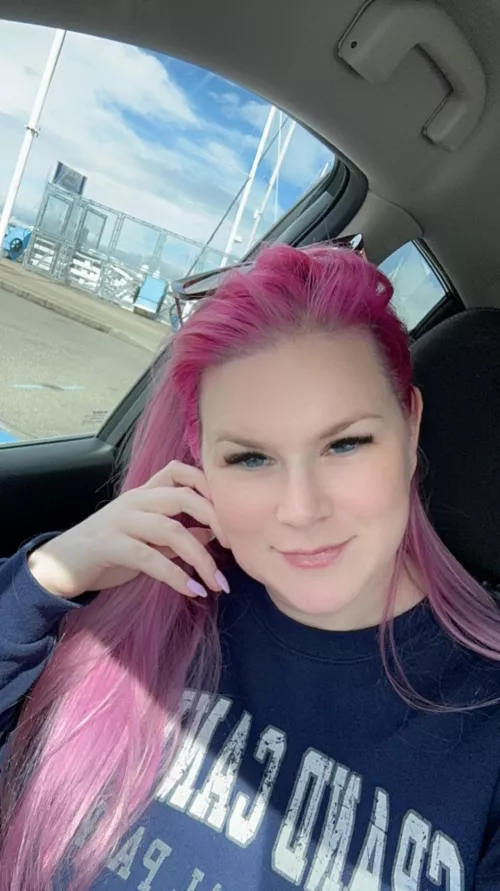 Out running errands and this color always turns some heads 💕