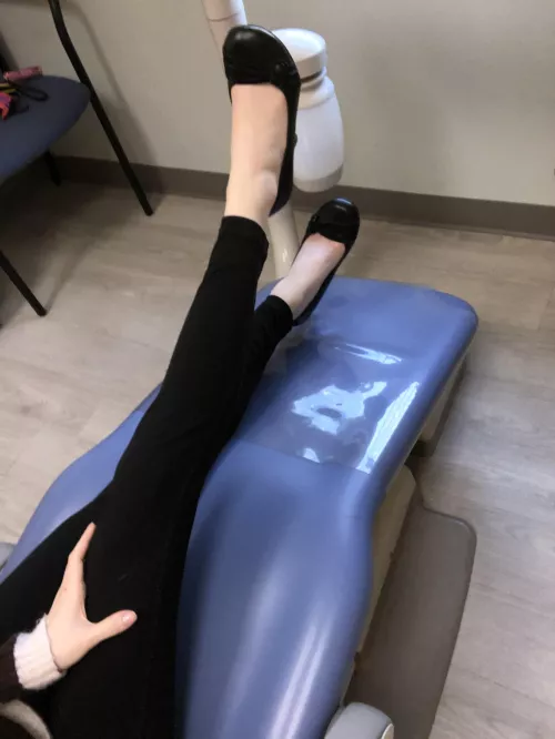 Petite heels i picked for the dentist🖤