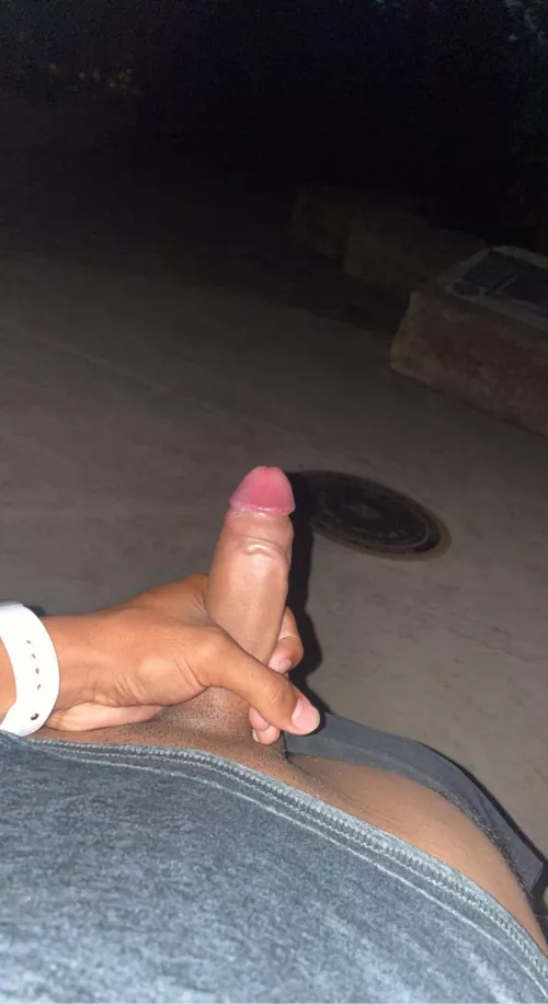 Pulling it out in public just makes me even harder 🤤