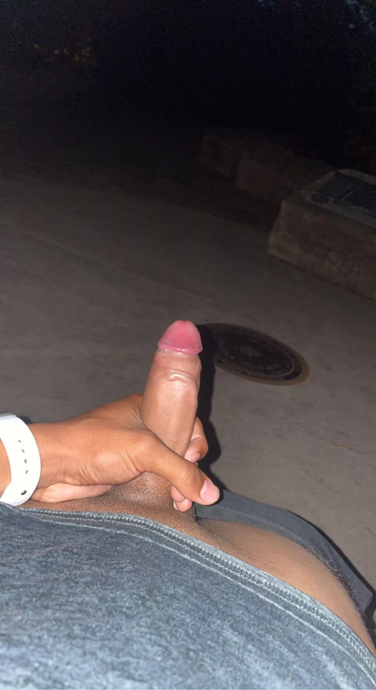 Pulling it out in public just makes me even harder 🤤