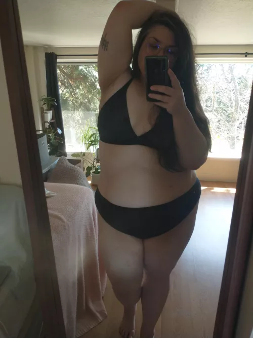 Seeking ideas for a themed photoshoot for my one year posting anniversary