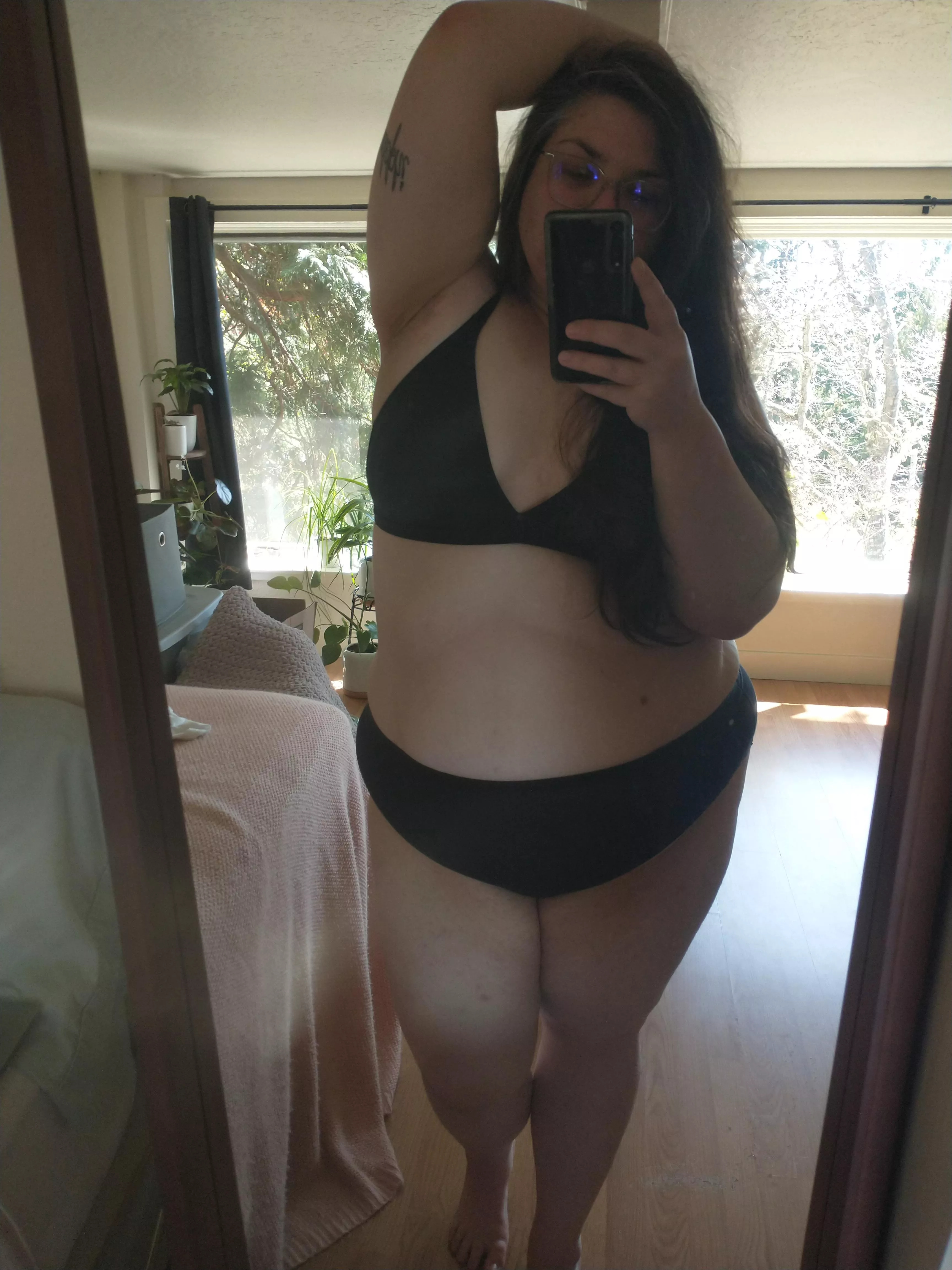 Seeking ideas for a themed photoshoot for my one year posting anniversary