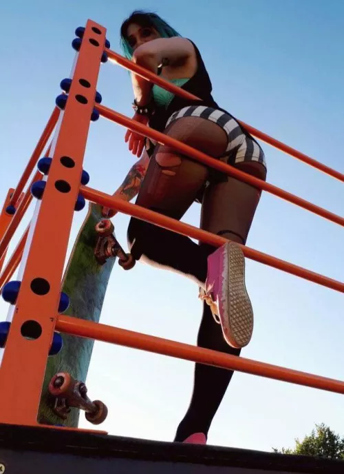 She was a sk8ter girl