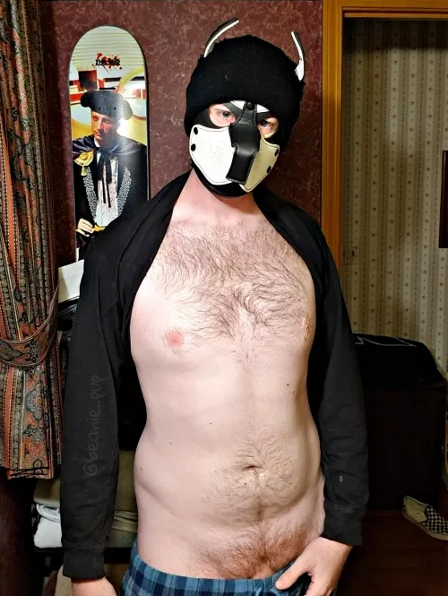 These pjs are so loose. It be a shame if they fell any lower...