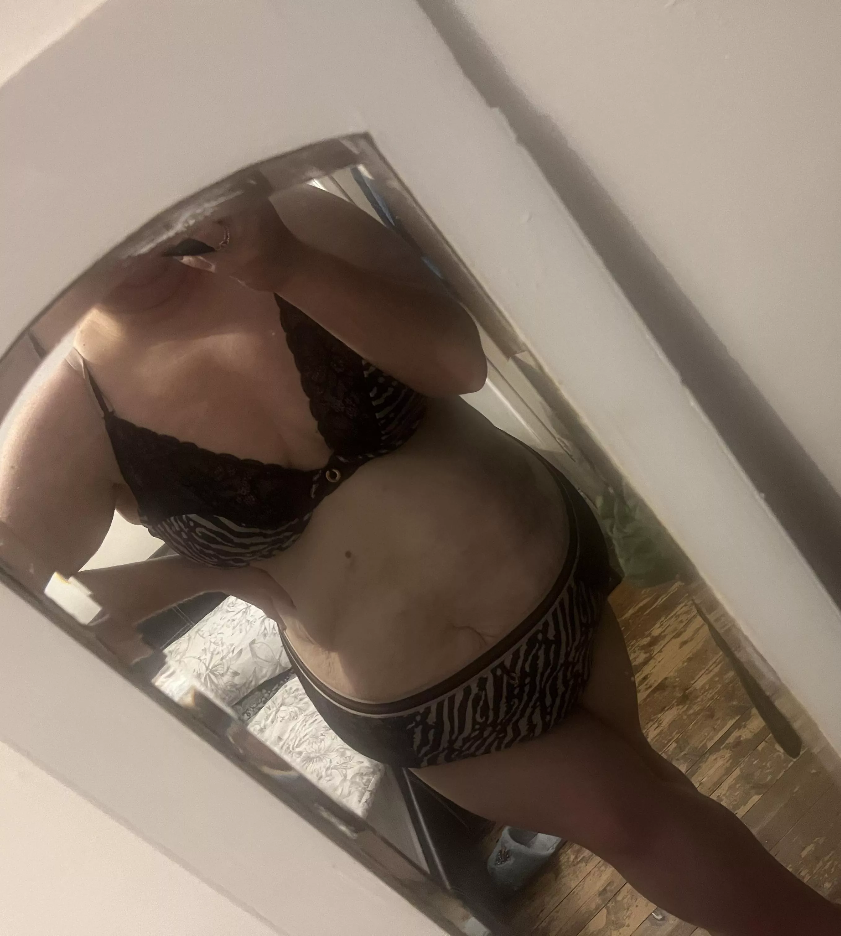 Trying to embrace my body 💖