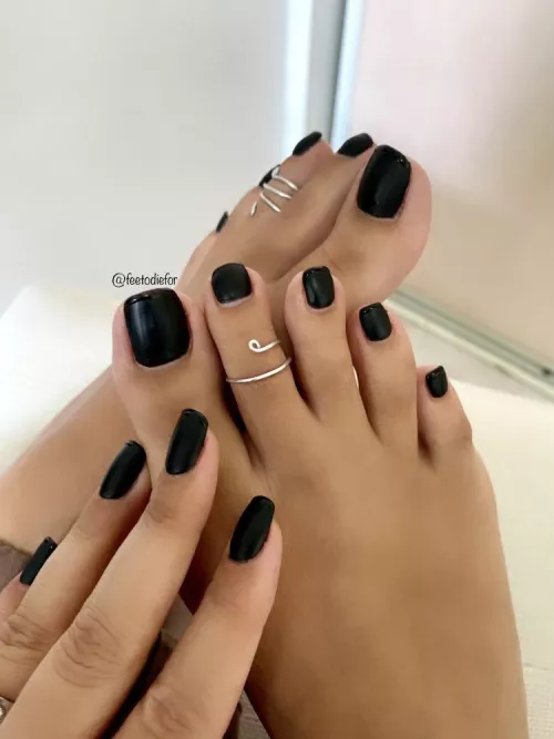 What do you think of this color? 🖤