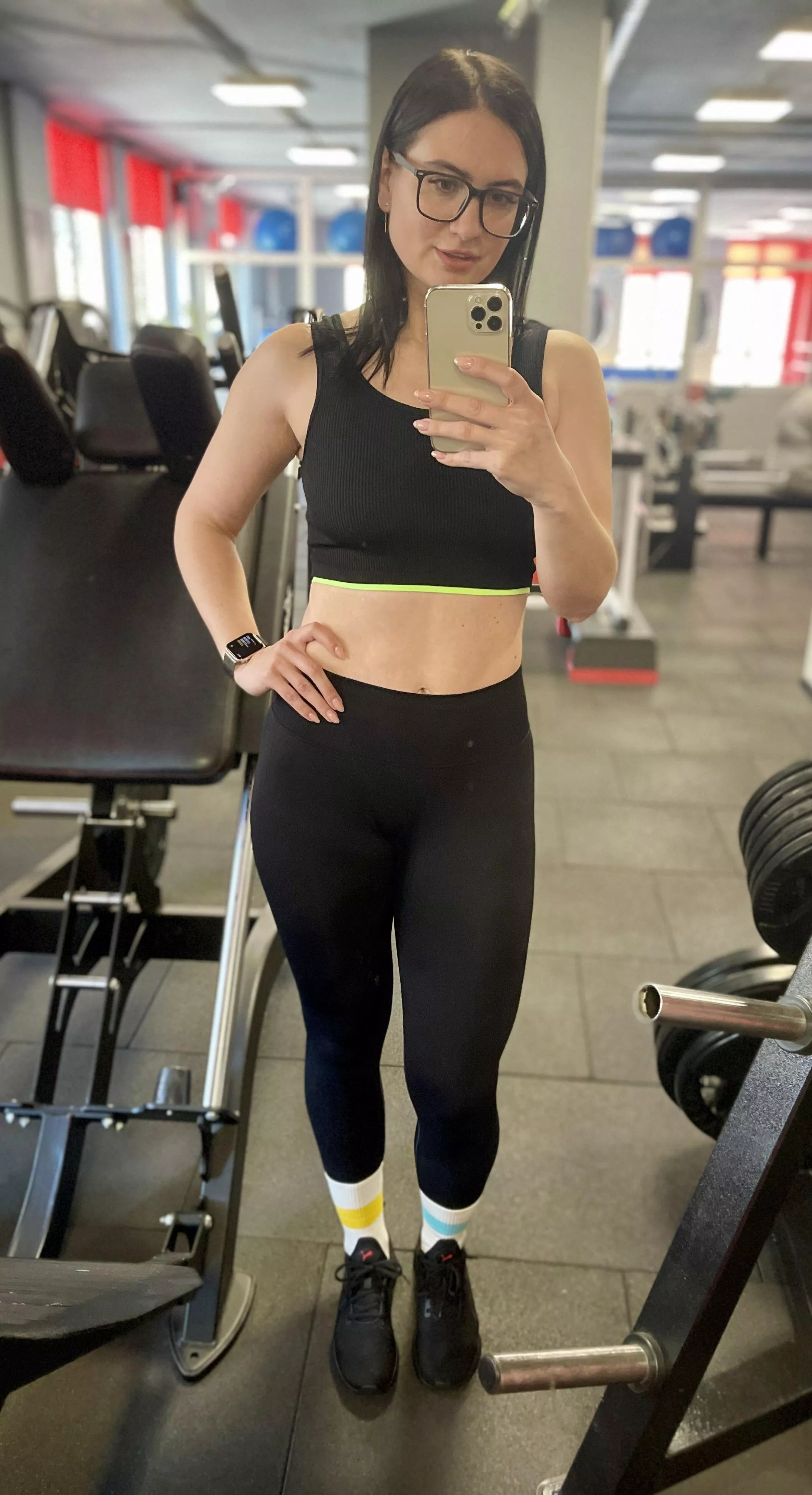 Workout girl in da club [F]