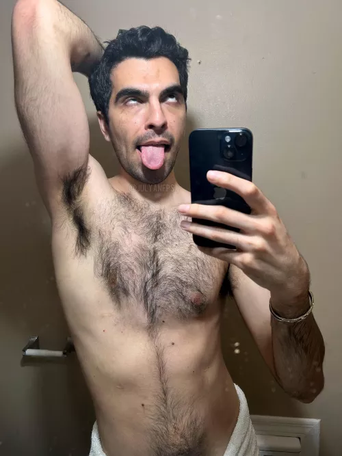 Worship my armpits til I look like this 🥴