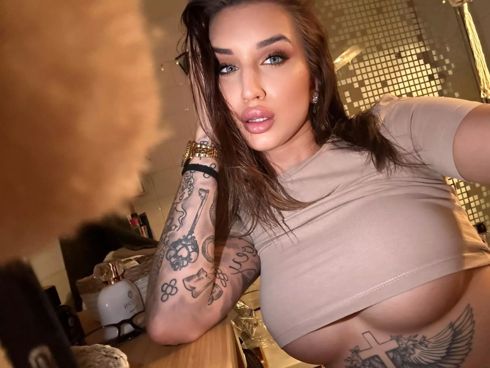 Your favorite inked creator <3