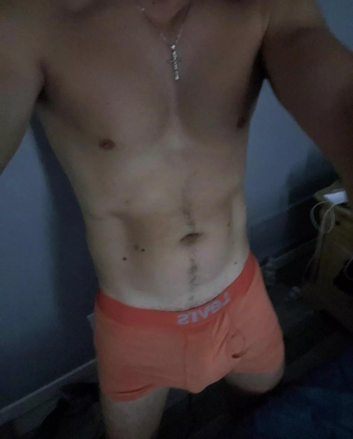 26 m . Any young guys wanna help me with my morning wood?! Sc: joetam_1