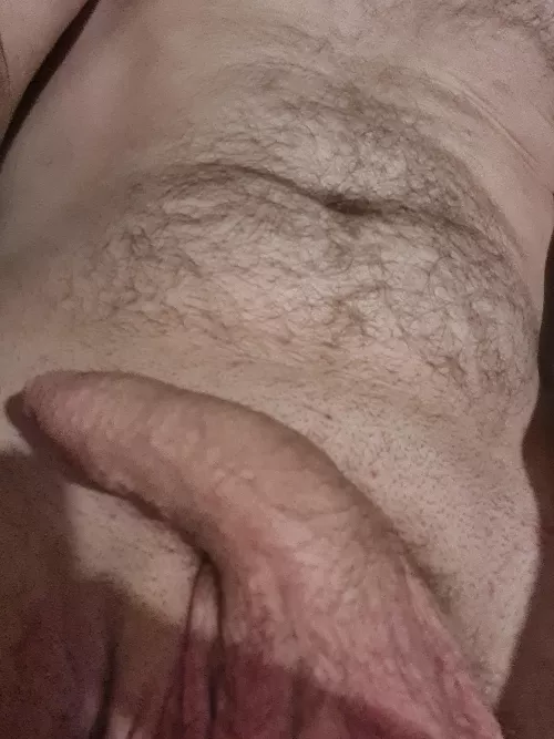 28 from Ireland 😋 I'm always up for a chat 😛