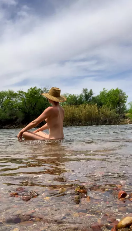 Finding stillness in turbulence