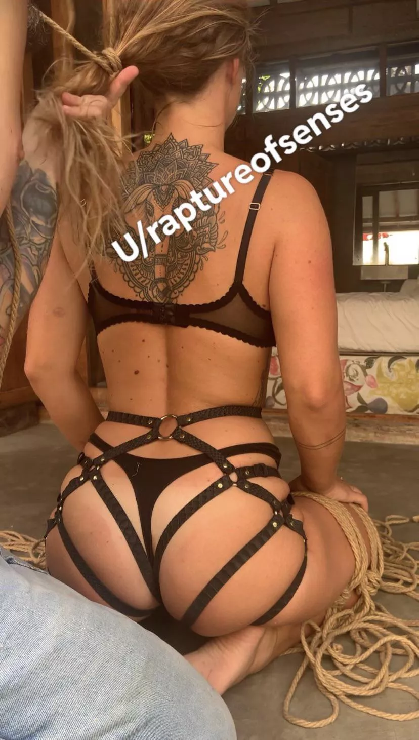 Hair tie, leather and more ropes