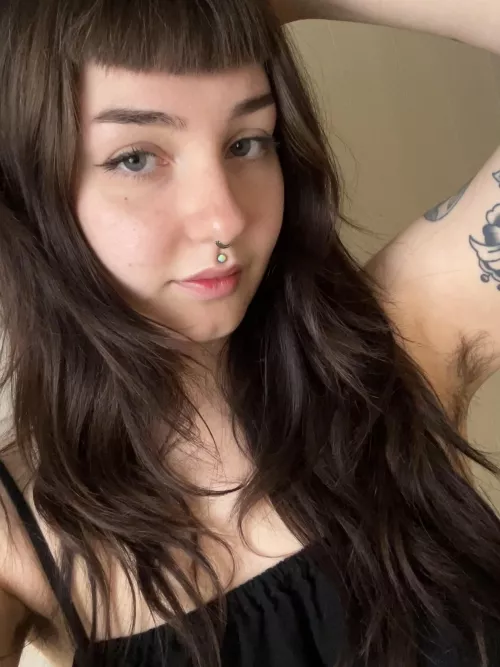 Hairy pits are my favorite accessory